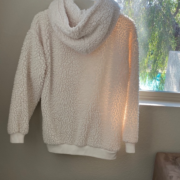 Forever 21 Cream‎ Sherpa Hoodie Sweater - Picture 2 of 5